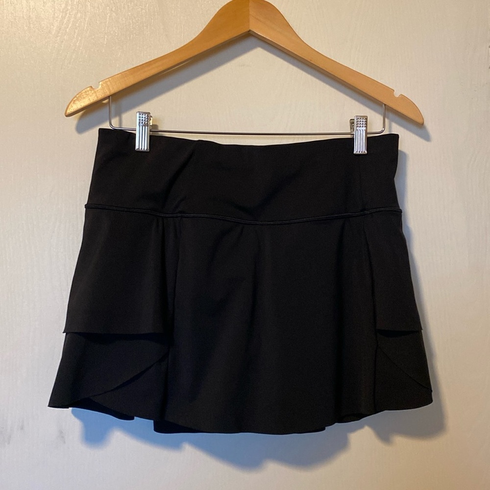 Athleta black medium short swing skort